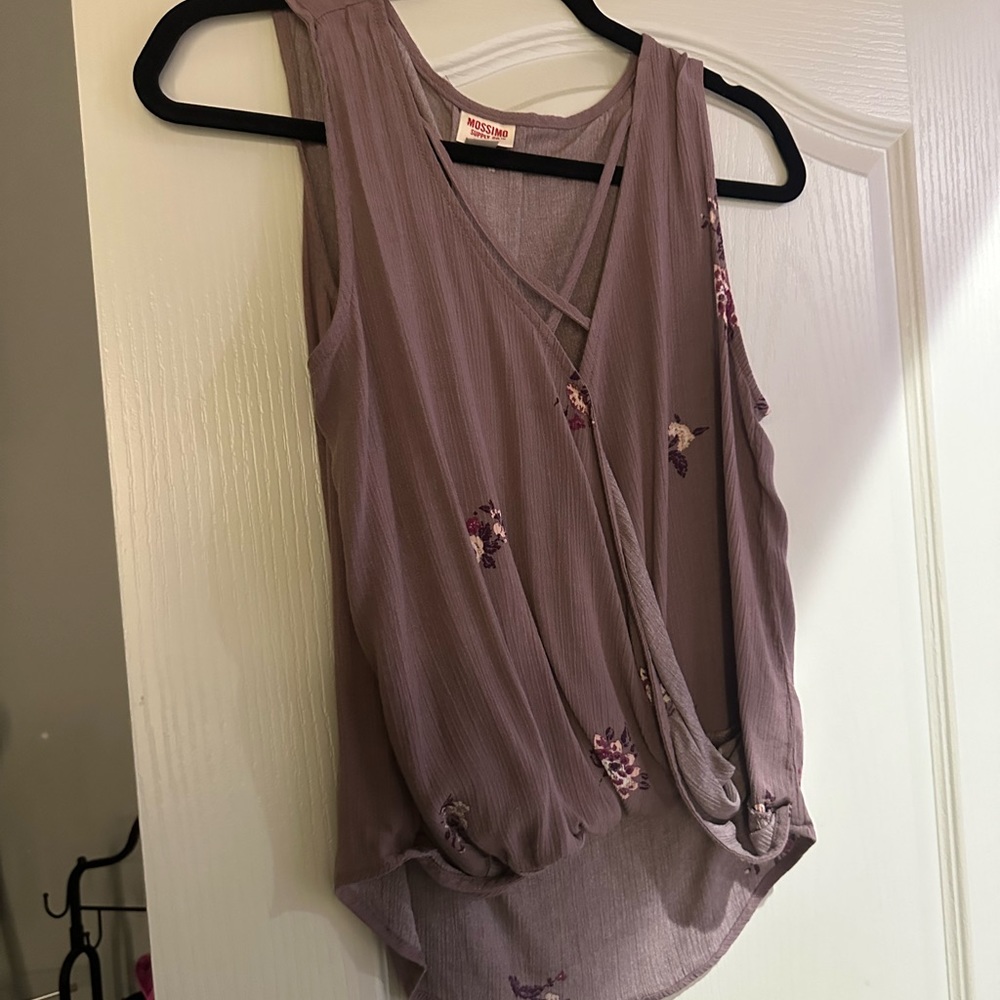 Sleeveless shirt blouse